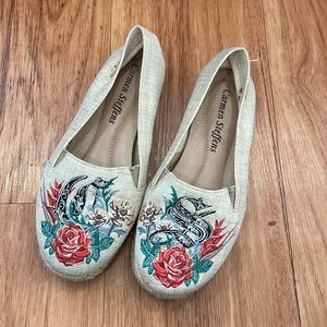 BEAUTIFUL FLATS LIKE NEW, size 7!